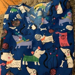 Wonder wink Scrub 🐈 and 🐕 🐶 🐱 print scrub S